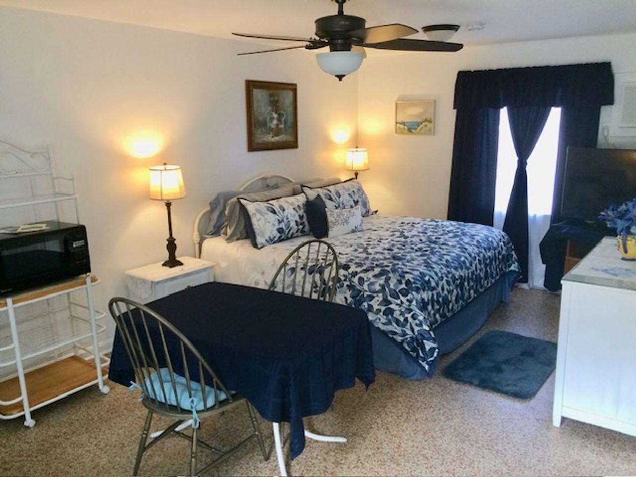 Jensen Beach efficiency with ALL UTILITIES INCLUDED! - Photo 4 of 18