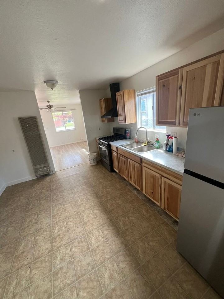 2954 Elgin St - Photo 2 of 29