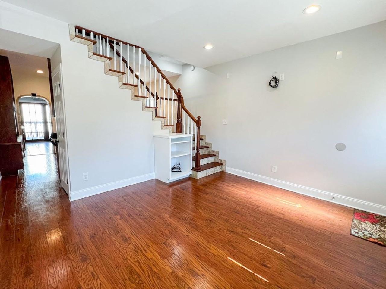 105 7th St - Photo 4 of 15