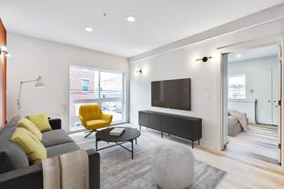 528 W Oxford St - Photo 1 of 1