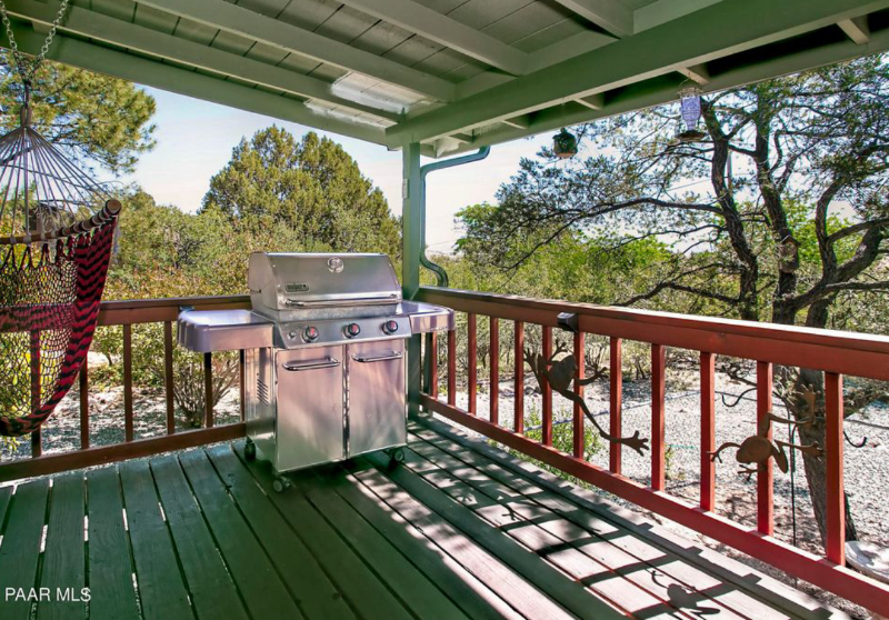 725 Meadowlark Ln - Photo 2 of 7