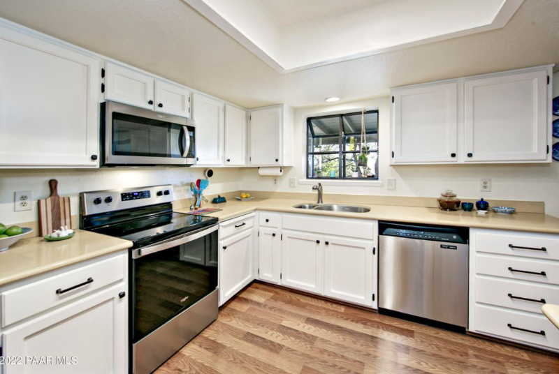 725 Meadowlark Ln - Photo 5 of 7