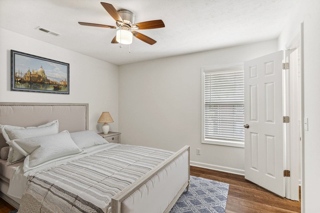 The Bellevue at 1045 - Photo 4 of 6