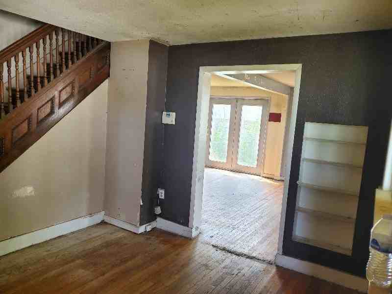 410 North Branson Street - Photo 2 of 21