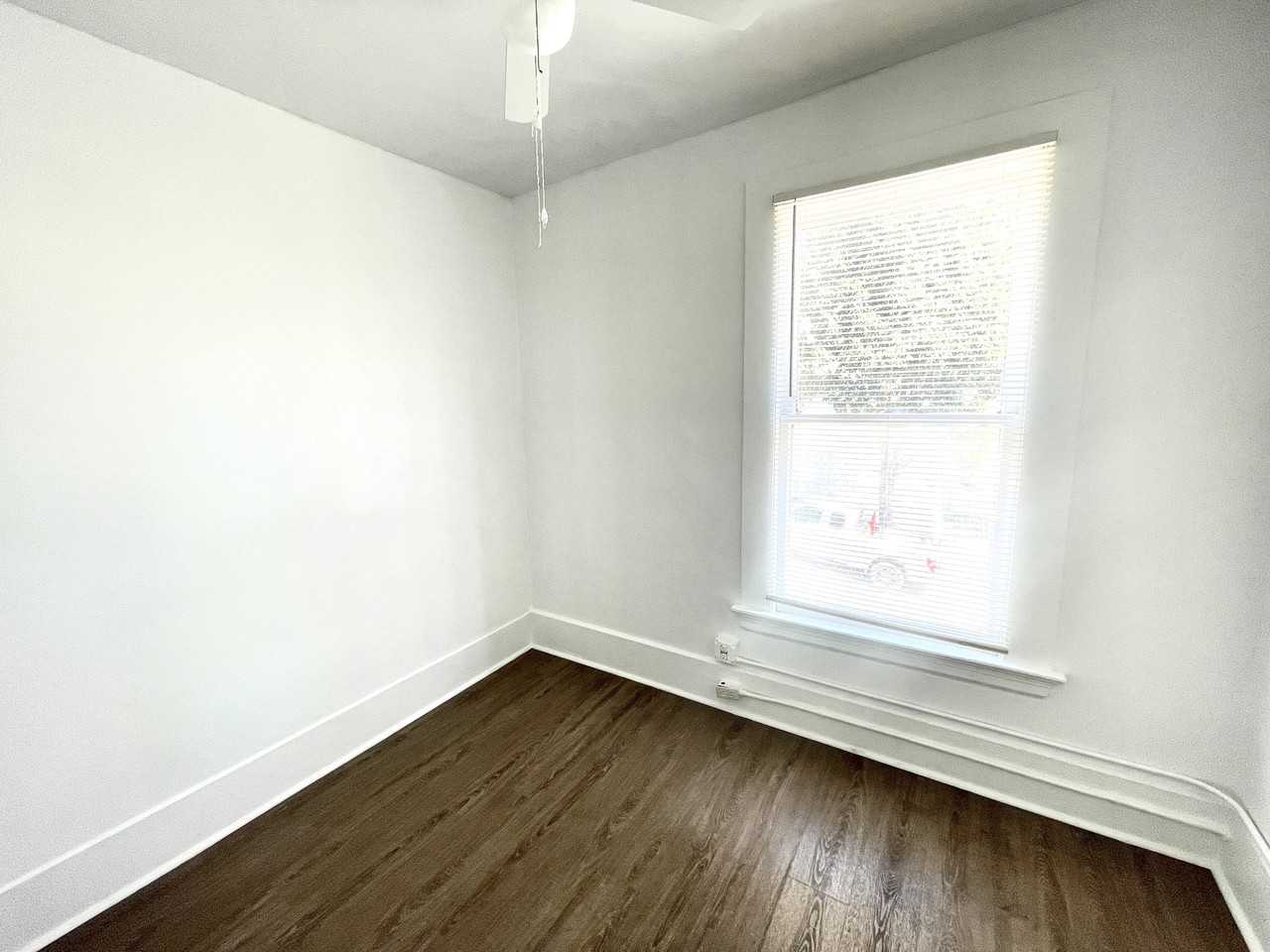 402 Broadway - Photo 2 of 11