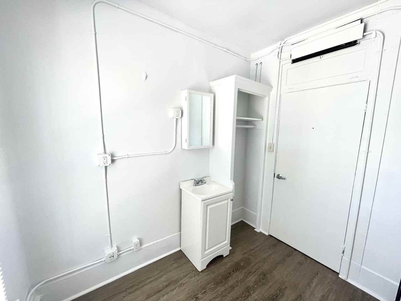 402 Broadway - Photo 3 of 11