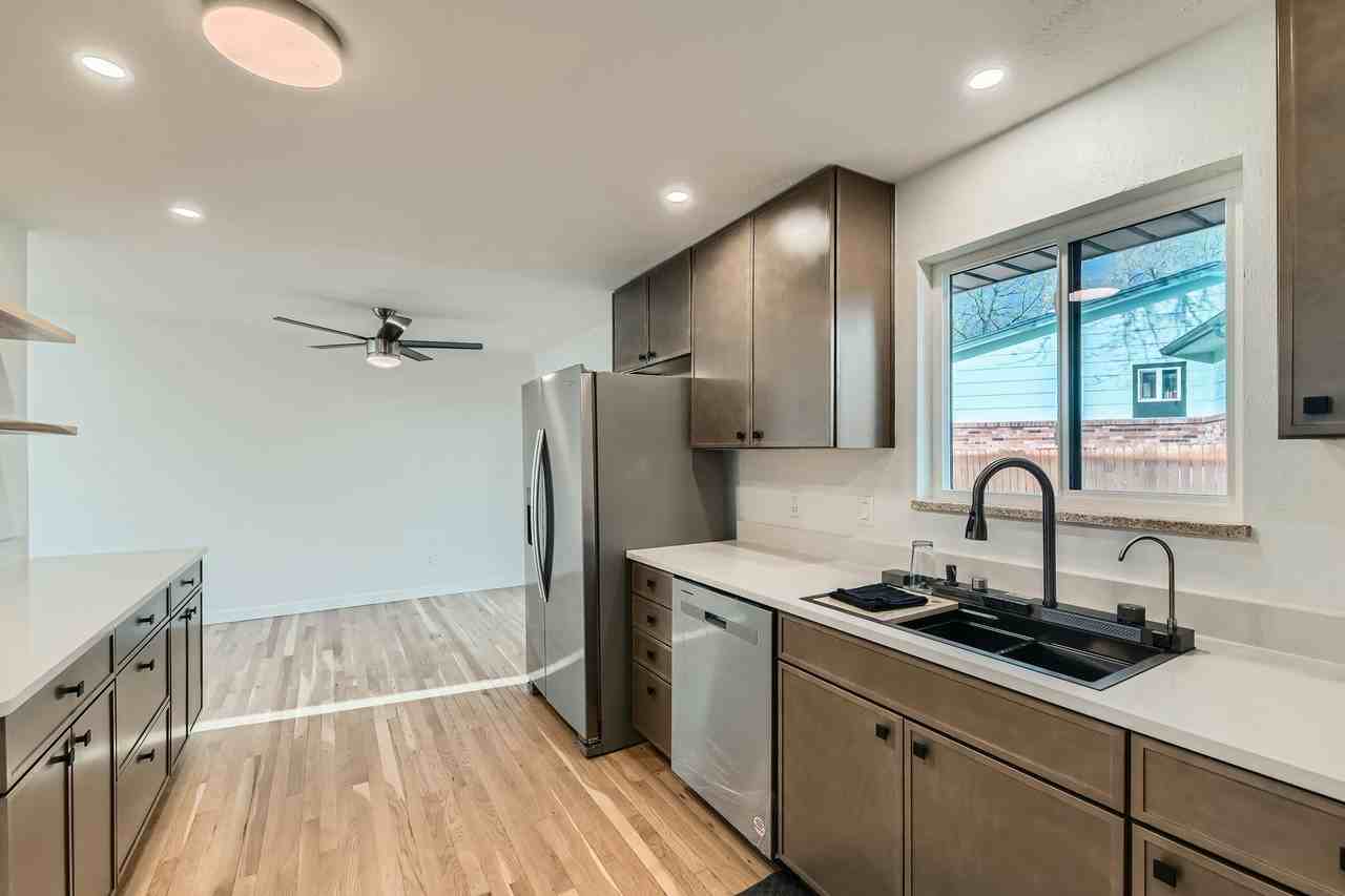 1430 Lashley Street - Photo 3 of 28