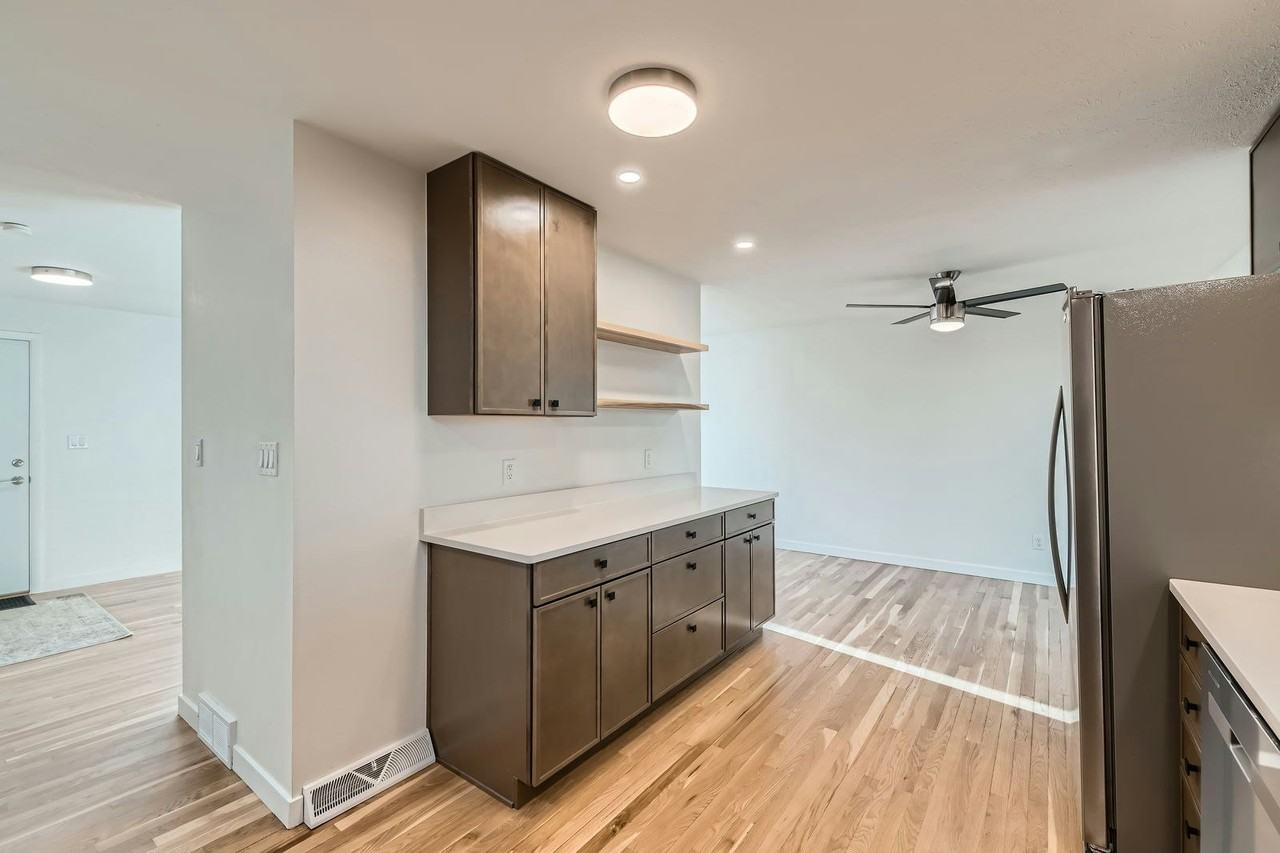 1430 Lashley Street - Photo 5 of 28