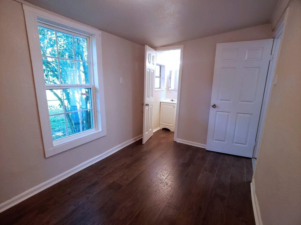 1529 N. Walters - Photo 6 of 10