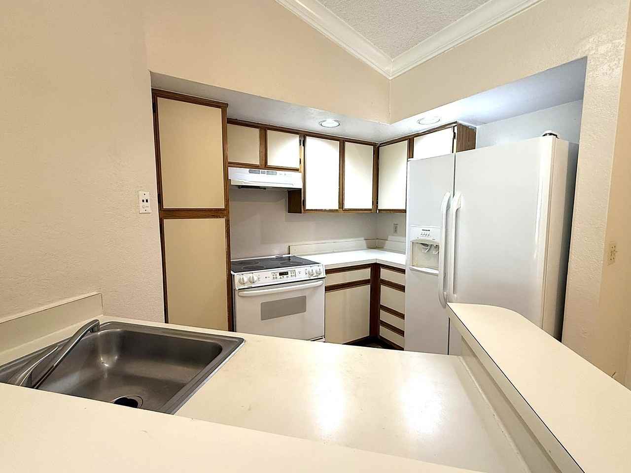 Venetian Place - 222 - Photo 3 of 26