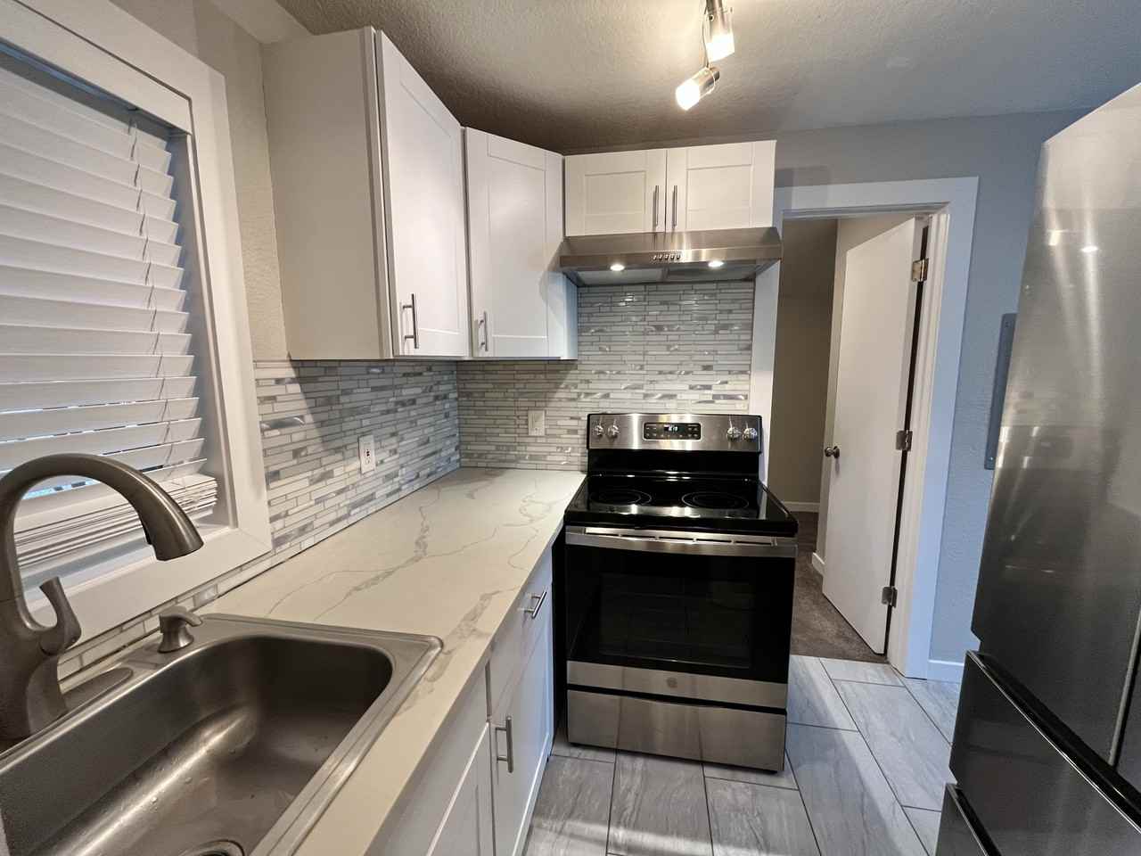 5009 Northeast Hazel Dell Avenue - Photo 2 of 50