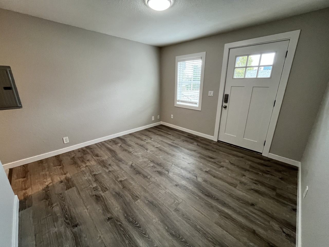 5009 Northeast Hazel Dell Avenue - Photo 7 of 50