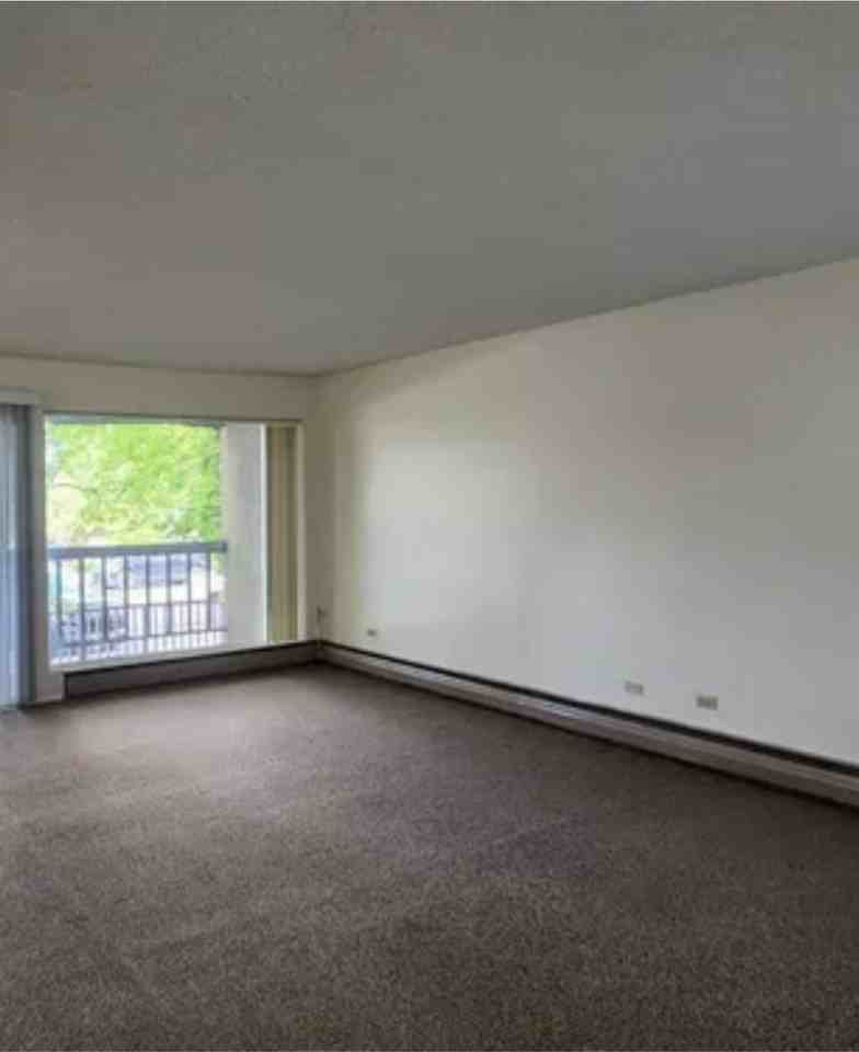 301 South 5th Street East - Photo 4 of 6