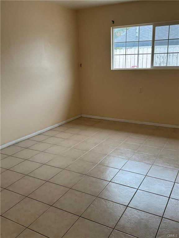 18047 Erwin St - Photo 3 of 8