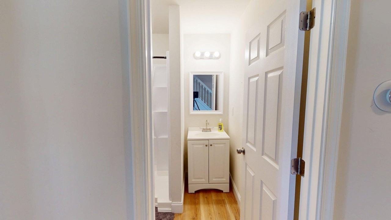 N Loudon Ave - Photo 7 of 14