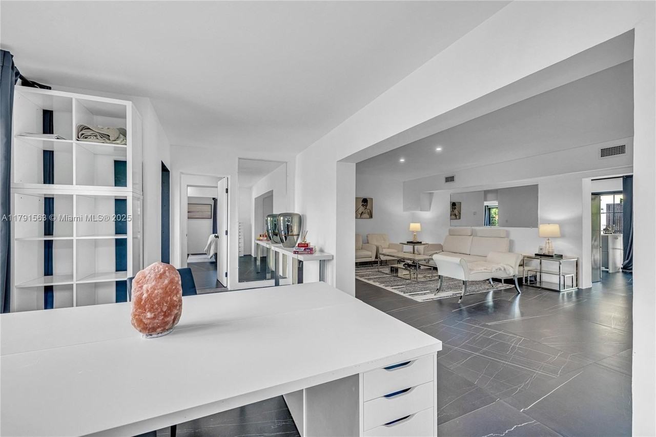 560 Nw 116th Ter - Photo 5 of 50