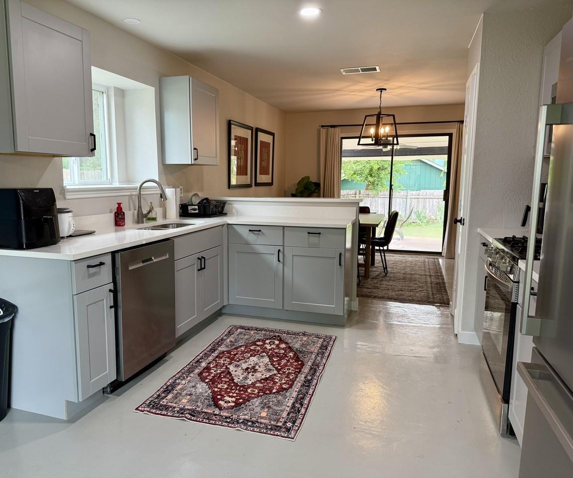 Thompkins Dr - Photo 3 of 16