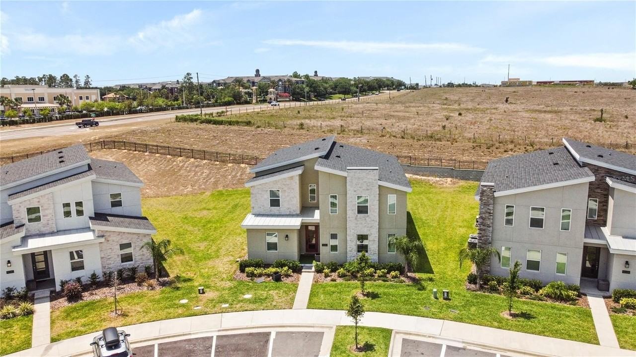 9084 Sommerset Hills Dr - Photo 2 of 50