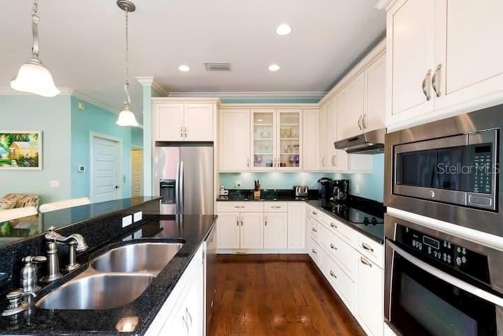 4808 Gulf Dr #B - Photo 7 of 50