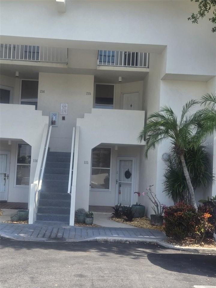 5153 Isla Key Blvd S #215