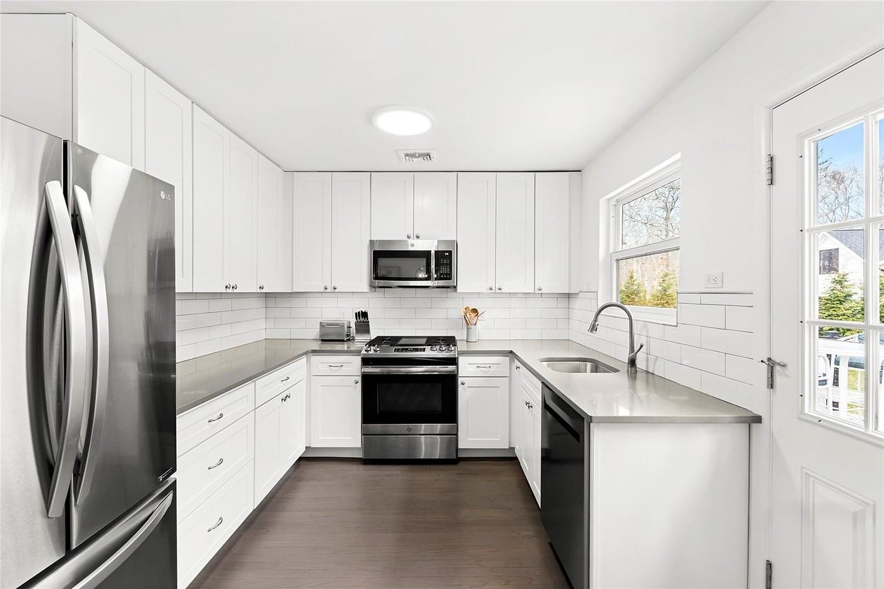 14 Old Main Rd - Photo 4 of 13