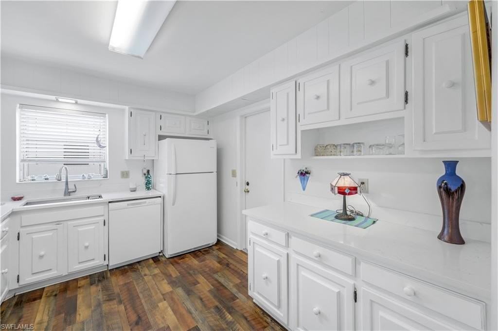 1382 Jamaica Road - Photo 5 of 27