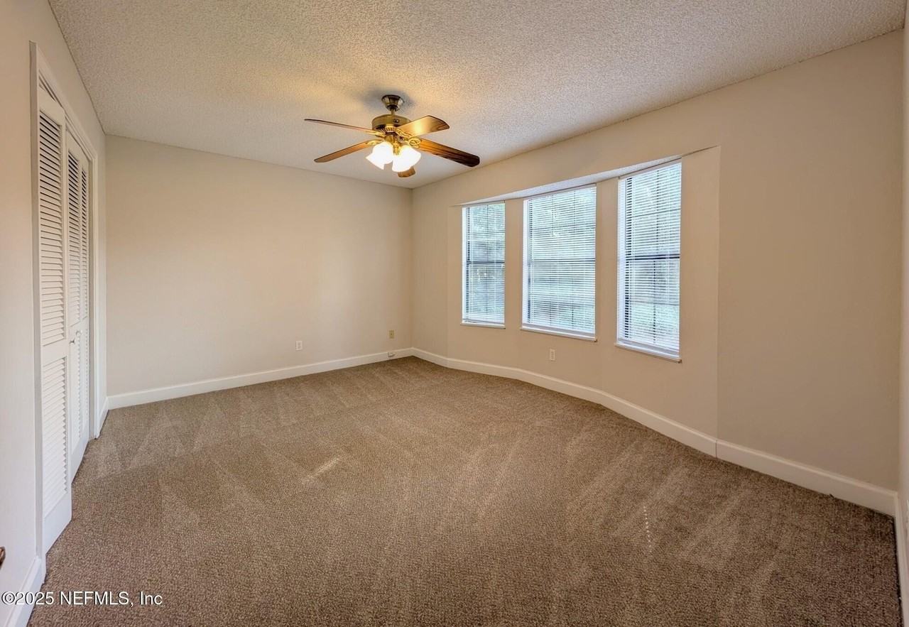 3945 Oak St #2 - Photo 5 of 12