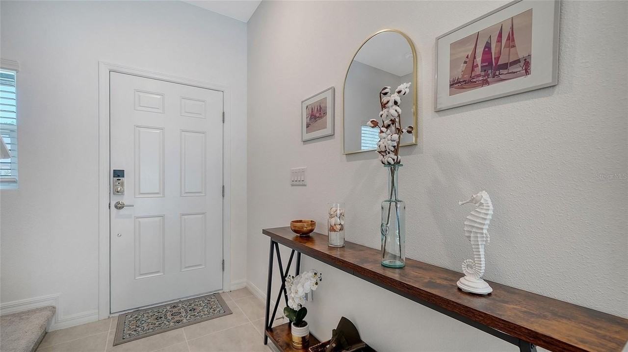 9068 Driven Snow St - Photo 6 of 38