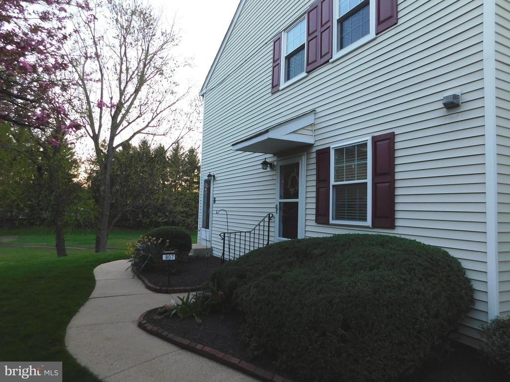 807 Steamboat Sta - Photo 5 of 24