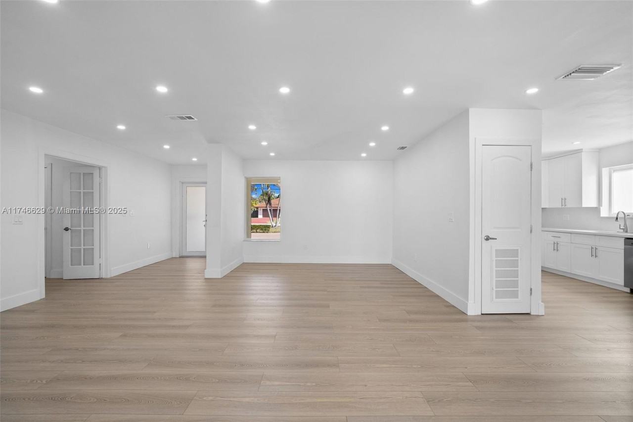 14170 Sw 30th St - Photo 5 of 50