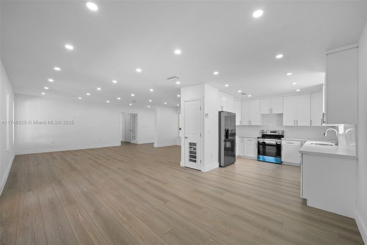 14170 Sw 30th St - Photo 7 of 50