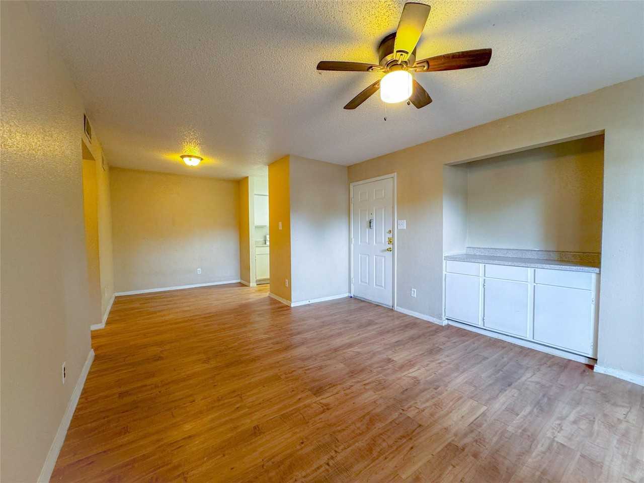 12615 Brookglade Circle - Photo 3 of 8