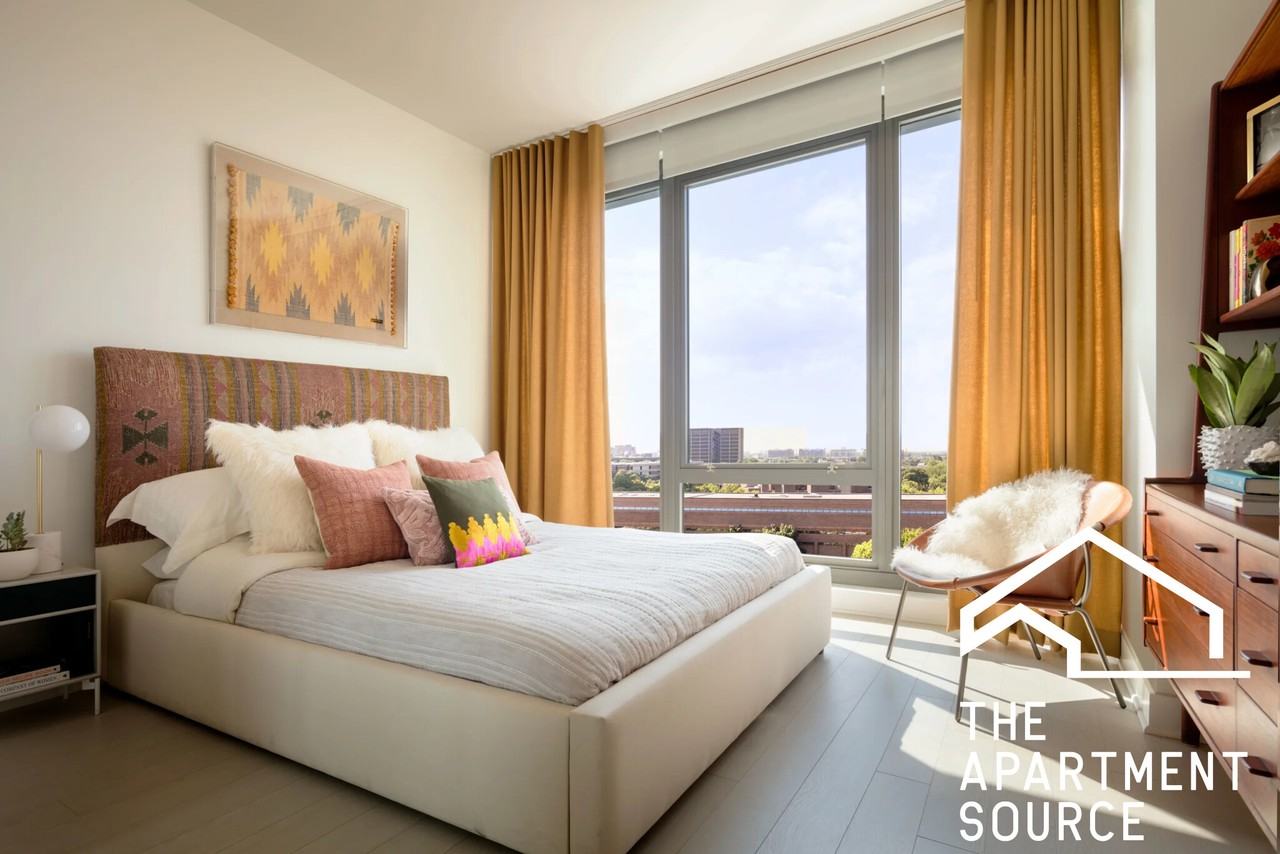 1035 W Van Buren St - Photo 6 of 17