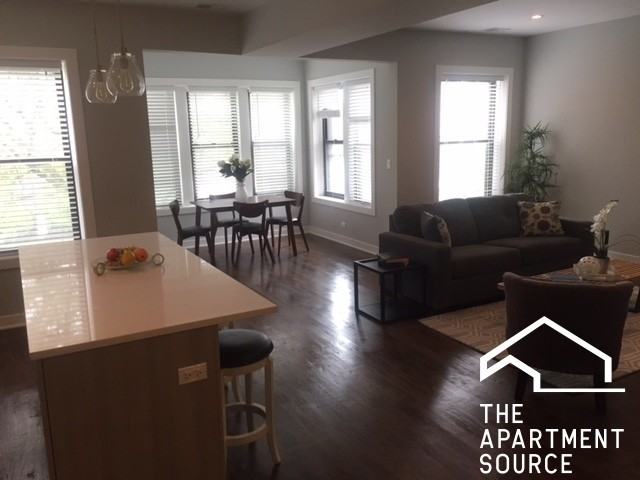 1201 W Addison St #1 - Photo 3 of 12