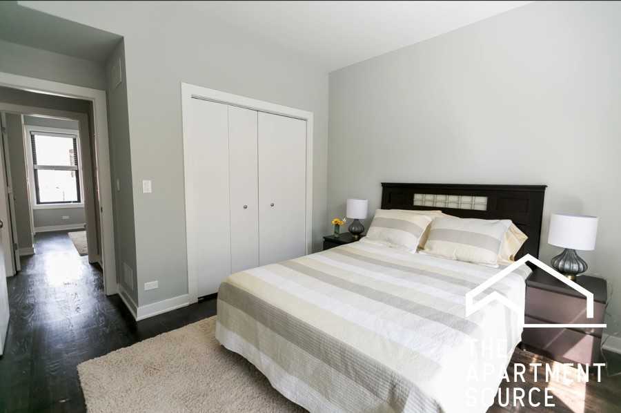 1201 W Addison St #1 - Photo 5 of 12