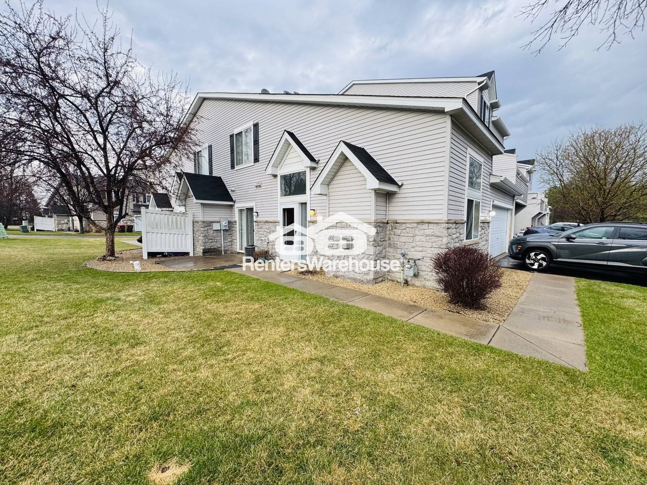 6808 Meadow Grass Ln S - Photo 2 of 24