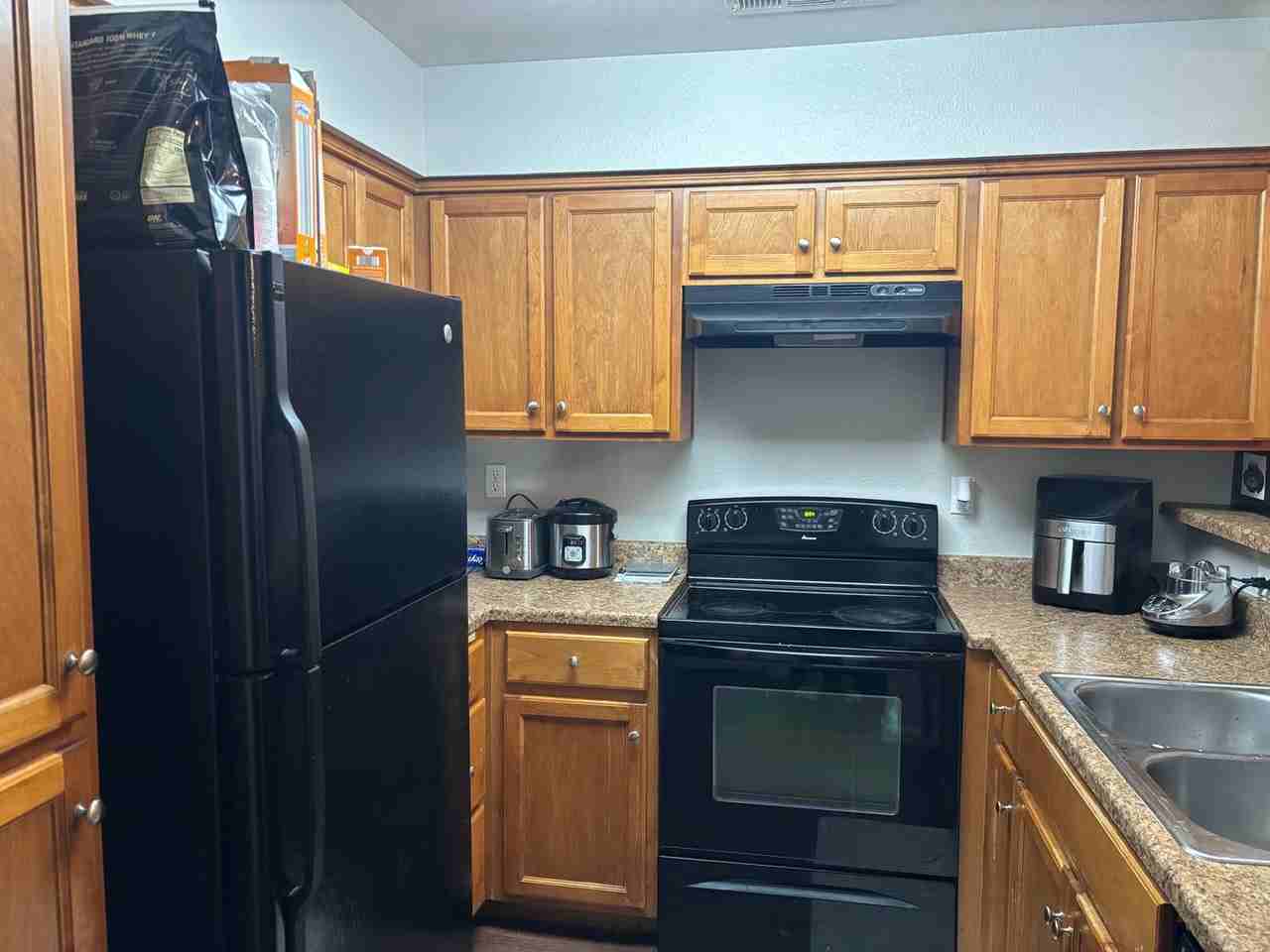 1190 S Winery Ave - Photo 5 of 33