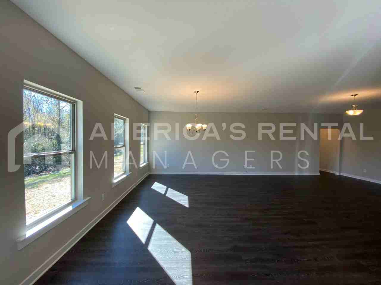 145 White Oak Cir - Photo 7 of 28