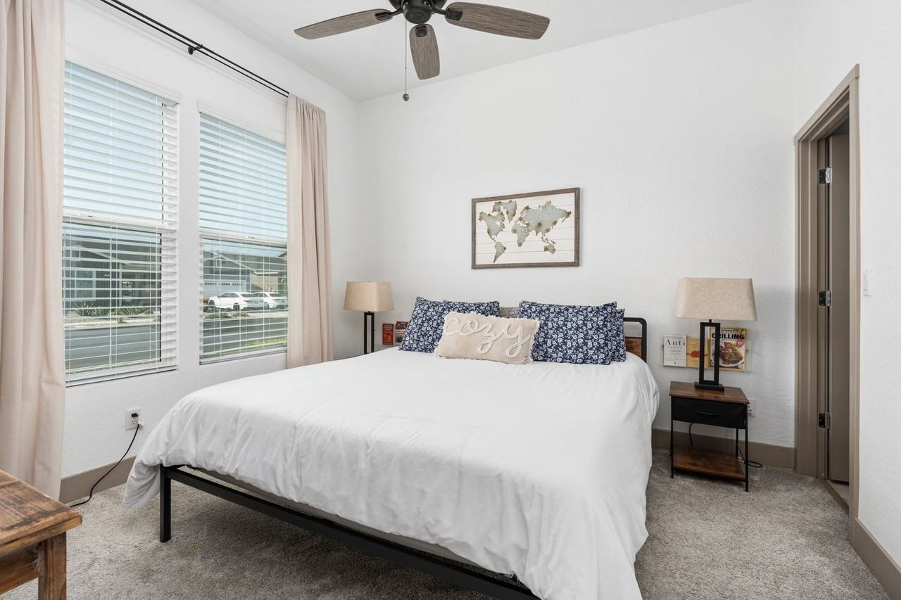 336 E Tyler Ct - Photo 3 of 20