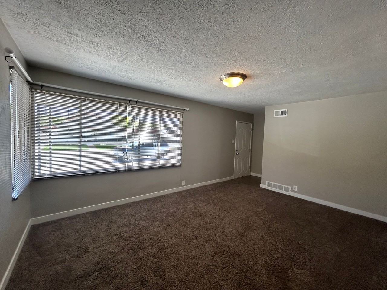 31 A St - Photo 3 of 16