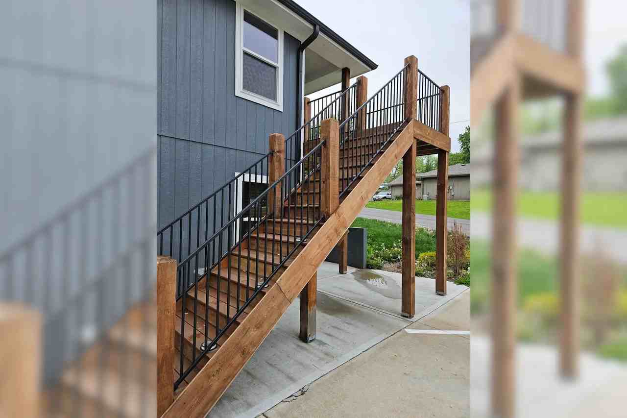 1205 Sw Locust St - Photo 2 of 15