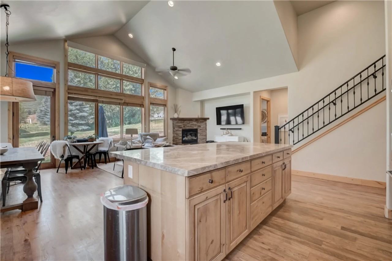 463 N 680 W - Photo 2 of 50