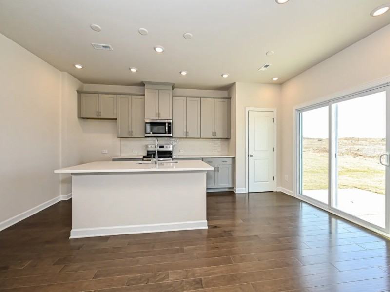 1022 Jeffery Dean Ct - Photo 3 of 13