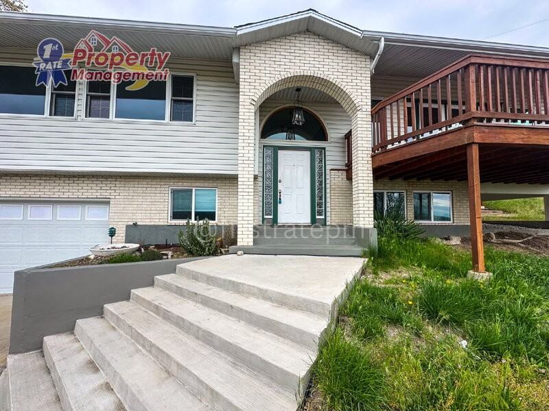 2624 N Hillway Dr - Photo 3 of 45