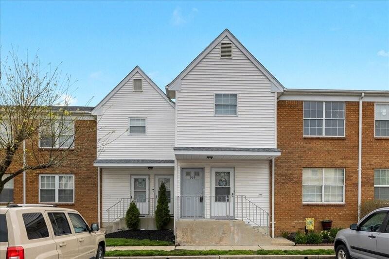 909 Woodchip Rd - Photo 2 of 27