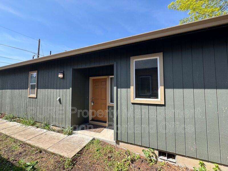 10007 Se Amherst St - Photo 2 of 17