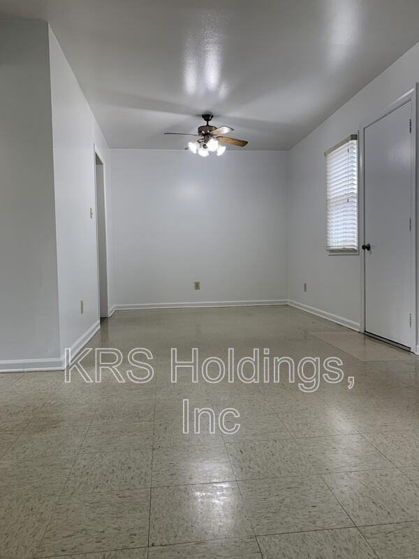 346 Pelican Street #342 - Photo 3 of 10