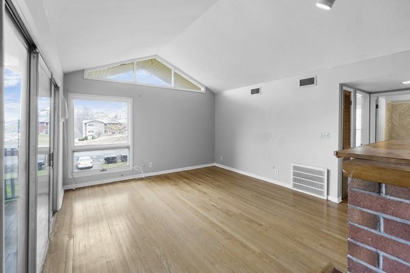 101 Waldorf Pkwy - Photo 6 of 11