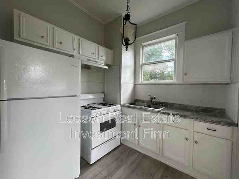 527 Wichita St - Photo 6 of 7