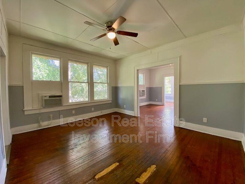 310 1/2 Kings Hwy - Photo 3 of 31